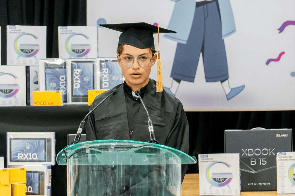 2. 24-oct-24 Premia y reconoce Estado estudiantes de excelencia (2)