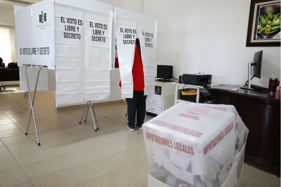 2. 27-oct-24 Votan en Samalayuca para presidente seccional (3)