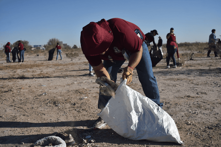 3. 26-oct-24 Estudiantes participan en la Cuarta Cruzada por la Entrada de Juárez (1)