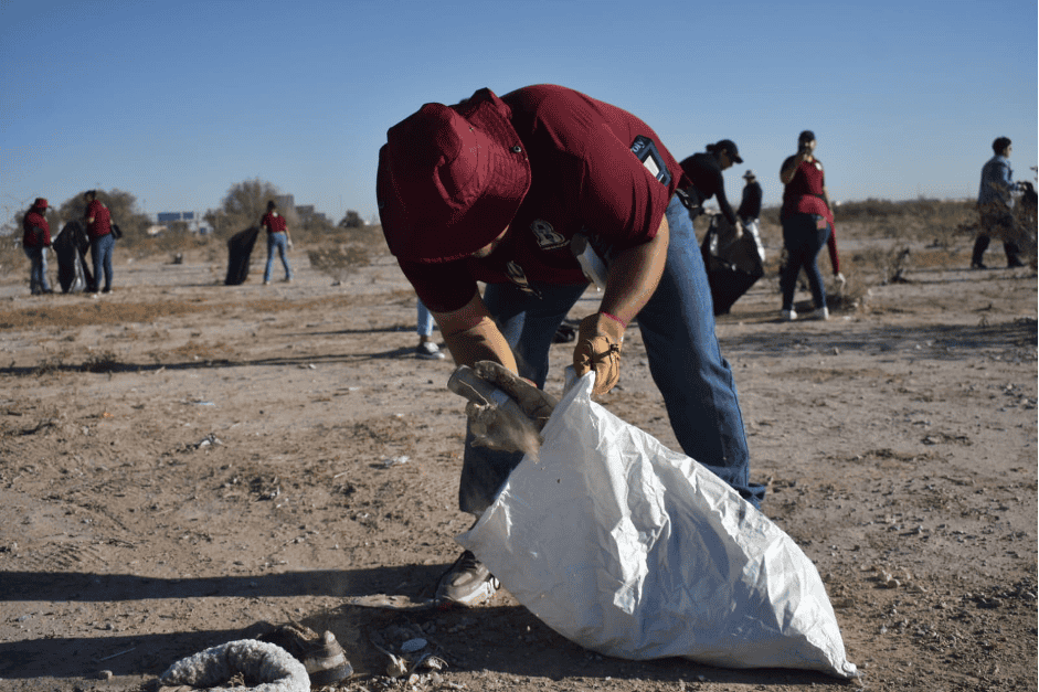3. 26-oct-24 Estudiantes participan en la Cuarta Cruzada por la Entrada de Juárez (1)