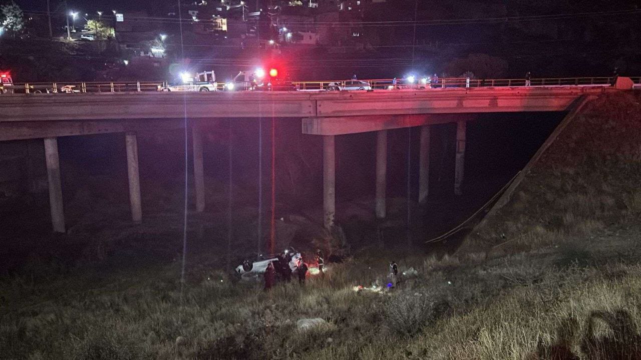 2. 28-nov-24 Accidente En Canal Chuviscar Deja Una Mujer Muerta Y Un Menor Herido