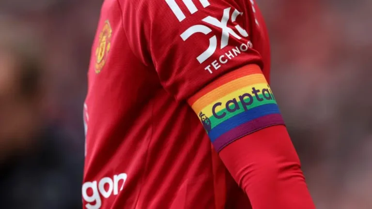 6. 04-dic-24 Jugadores del Manchester United se Niegan a Usar Chamarras con Temática del Orgullo LGBTQ+ (2)