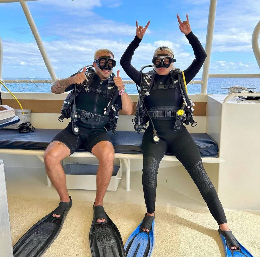 8. 15-dic-24 Karol G Y Feid Disfrutan De Romántica Escapada A Tahití (2)