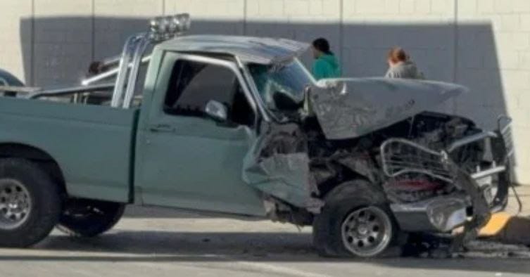 2. 26-ene-25 Accidente en bulevar Zaragoza deja a conductor gravemente herido