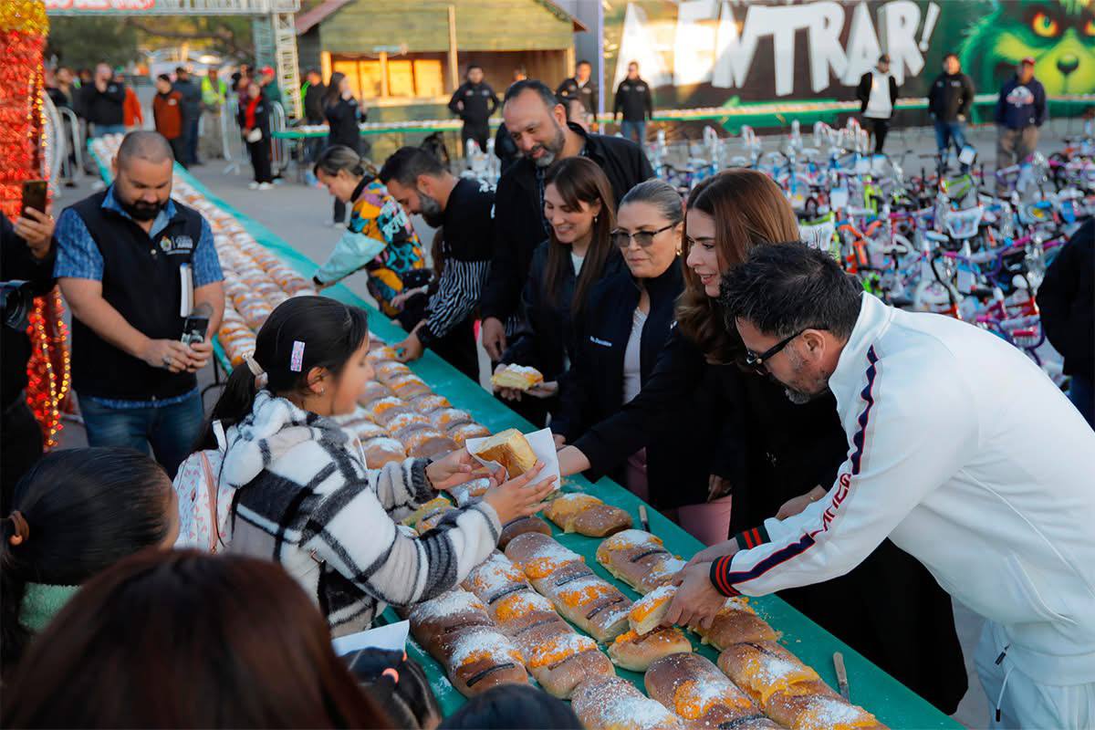 3. 06-ene-25 Celebran Día de Reyes con rosca gigante y entrega de 350 bicicletas en Juárez (1)