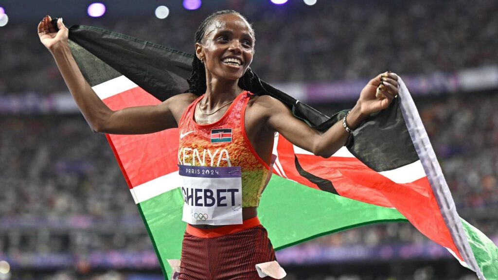 6. 02-ene-25 Beatrice Chebet cierra el 2024 rompiendo récord mundial en 5 kilómetros en Barcelona