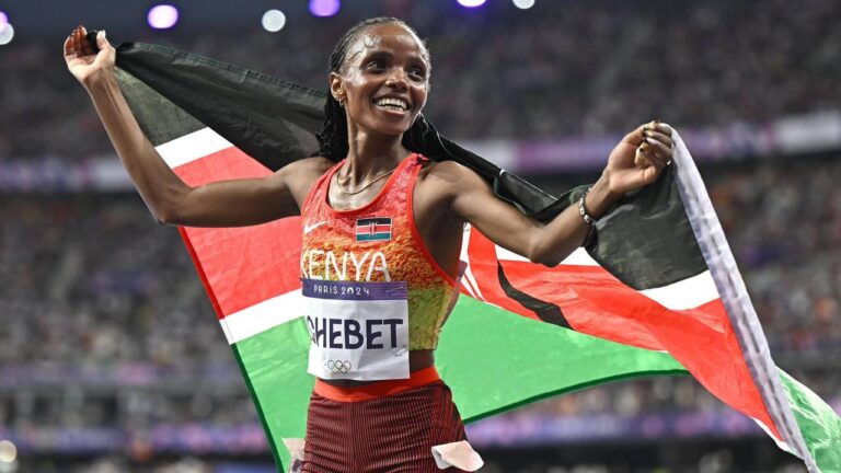 6. 02-ene-25 Beatrice Chebet cierra el 2024 rompiendo récord mundial en 5 kilómetros en Barcelona