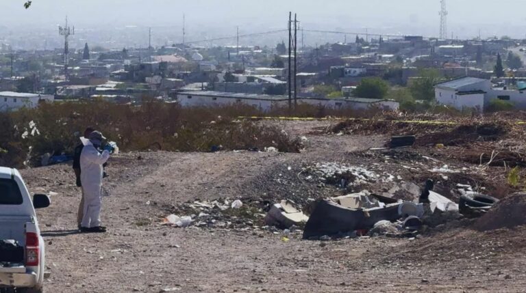 Hallan a pareja sin vida envuelta en cobijas en Ciudad Juárez