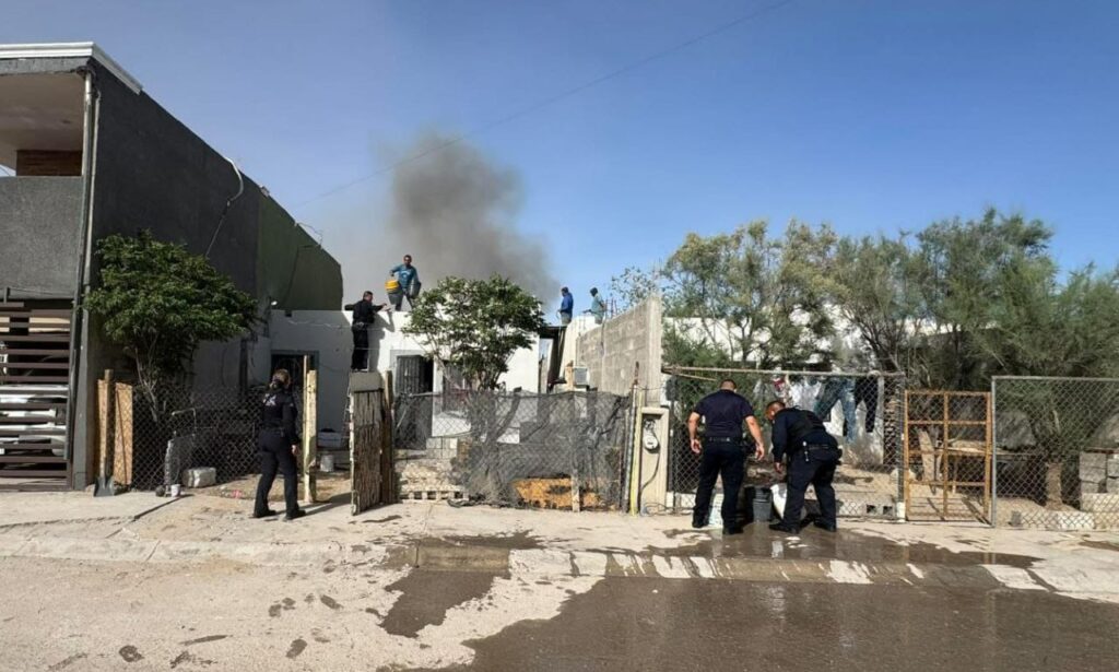 2. 18-abr-25 Destacada labor de policías municipales al sofocar incendio en colonia Portal Del Roble (1)