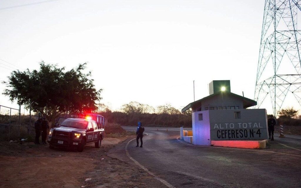 4. 15-abr-25 ¡Escándalo en la frontera!- EE.UU. devuelve a 13 narcos mexicanos para cumplir condenas en Nayarit (2)