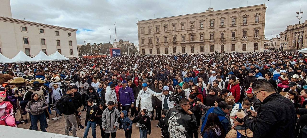 6. 07-abr-25 Chihuahua se pone los guantes- 10 mil personas se activan en mega clase de boxeo por la paz (1)