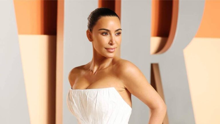 4. 23-may-25 Kim Kardashian concluye estudios legales en programa alternativo de California