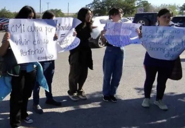 Estudiantes de la UACJ protestan por falta de transporte: desigualdad y abandono institucional