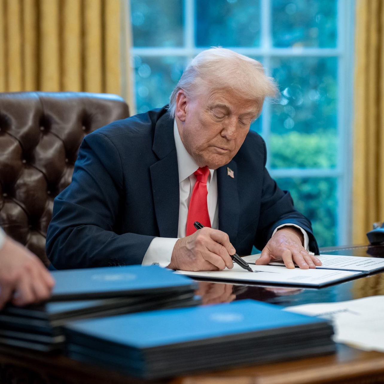 4. 09-ago-25 Trump autoriza acción militar contra cárteles y aumenta recompensa por Maduro