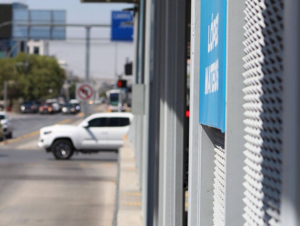 4. 13-ago-25 JuárezBus exhorta a no invadir carril confinado para prevenir accidentes (3)